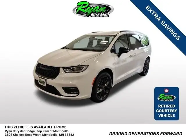 2026 Chrysler Pacifica Select AWD photo 1