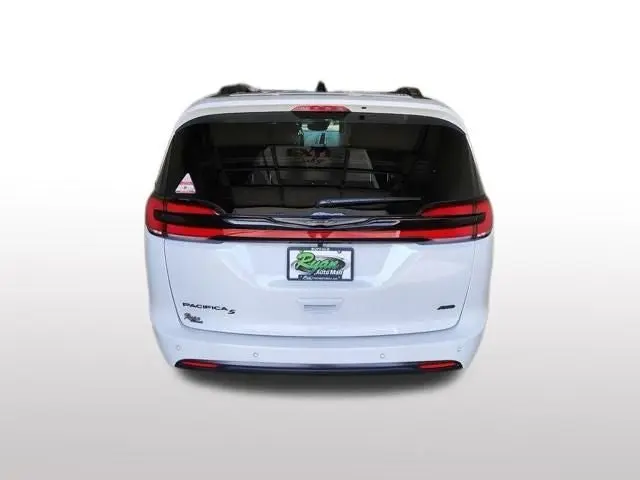 2026 Chrysler Pacifica Select AWD photo 4
