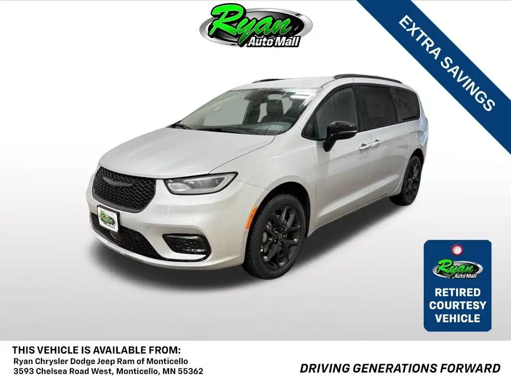 2026 Chrysler Pacifica Select AWD's photo
