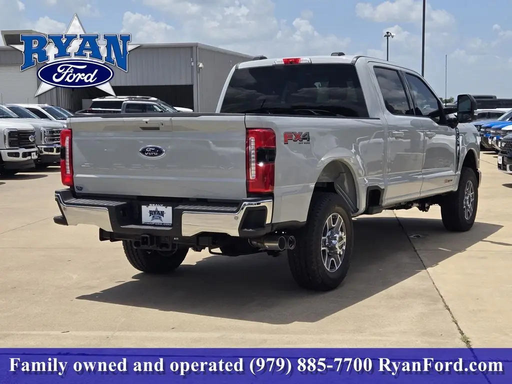 2026 Ford F-250 Lariat 4x4 Crew Cab 6-3/4' Box photo 3