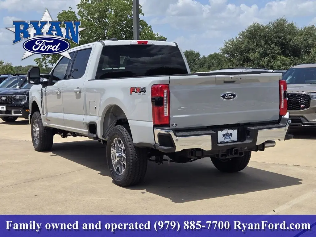 2026 Ford F-250 Lariat 4x4 Crew Cab 6-3/4' Box photo 4
