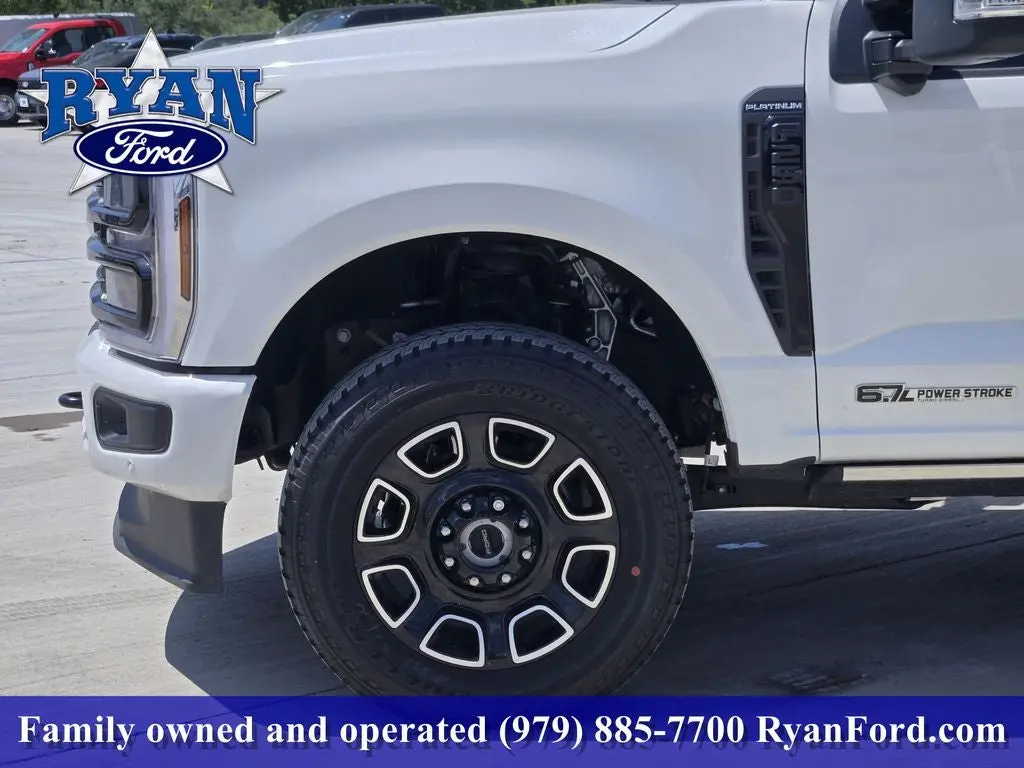 2026 Ford F-250 Platinum 4WD CrewCab 6-3/4' Box photo 5