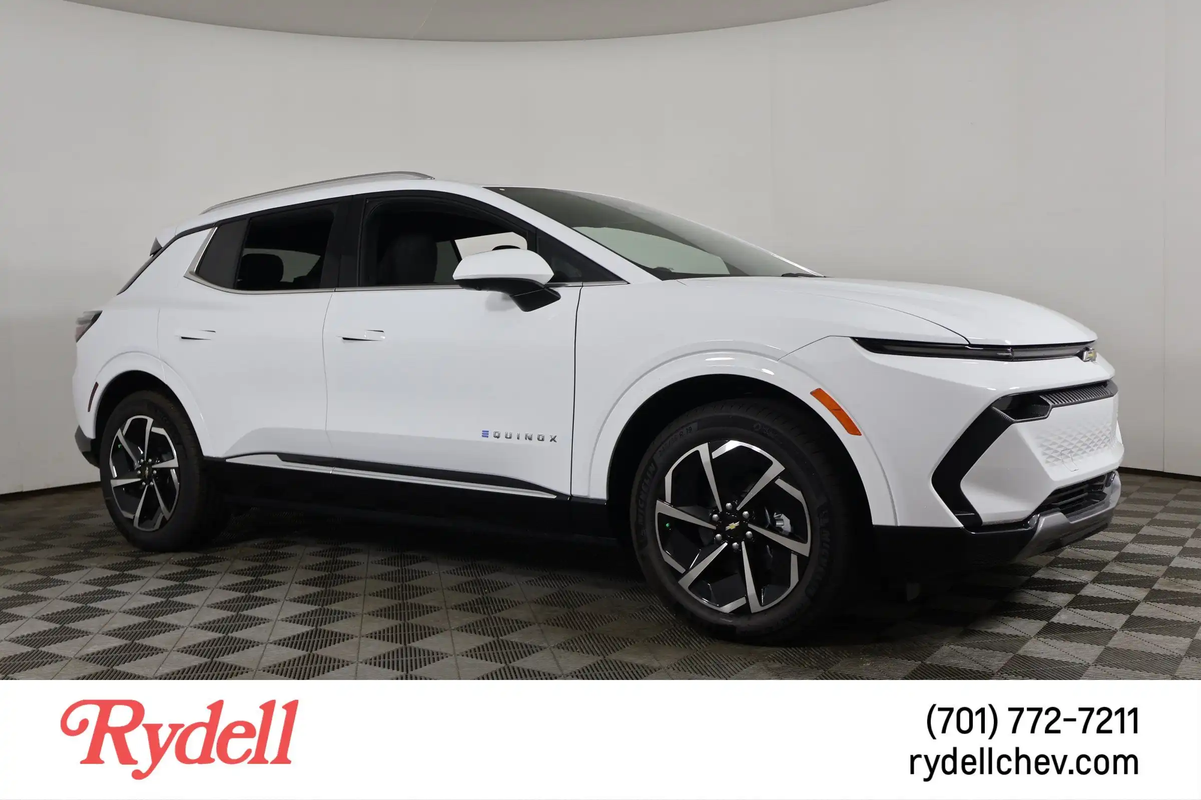 2025 Chevrolet Equinox EV 2LT eAWD's photo