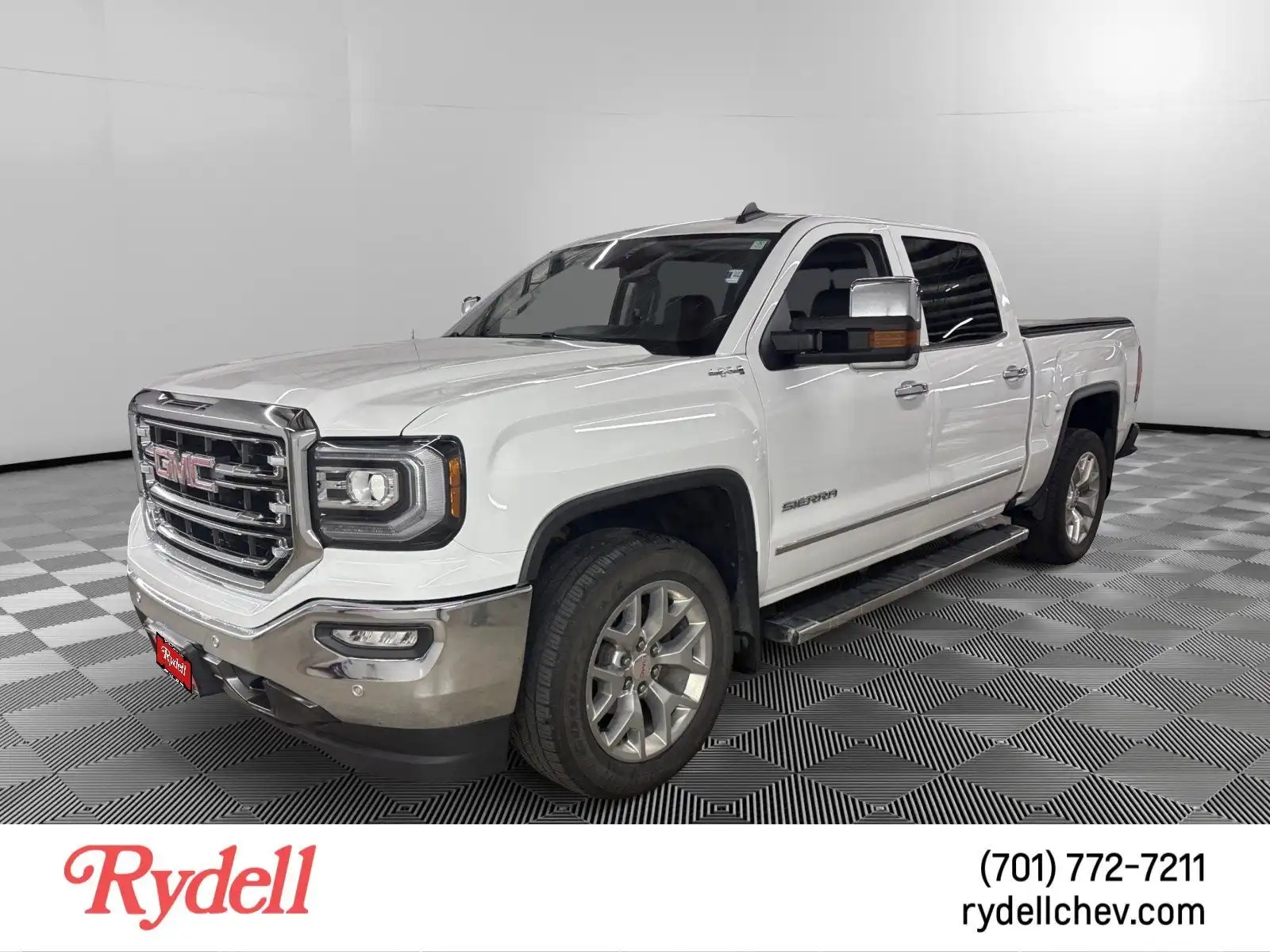 2018 GMC Sierra 4WD Crew Cab Short Box SLT's photo