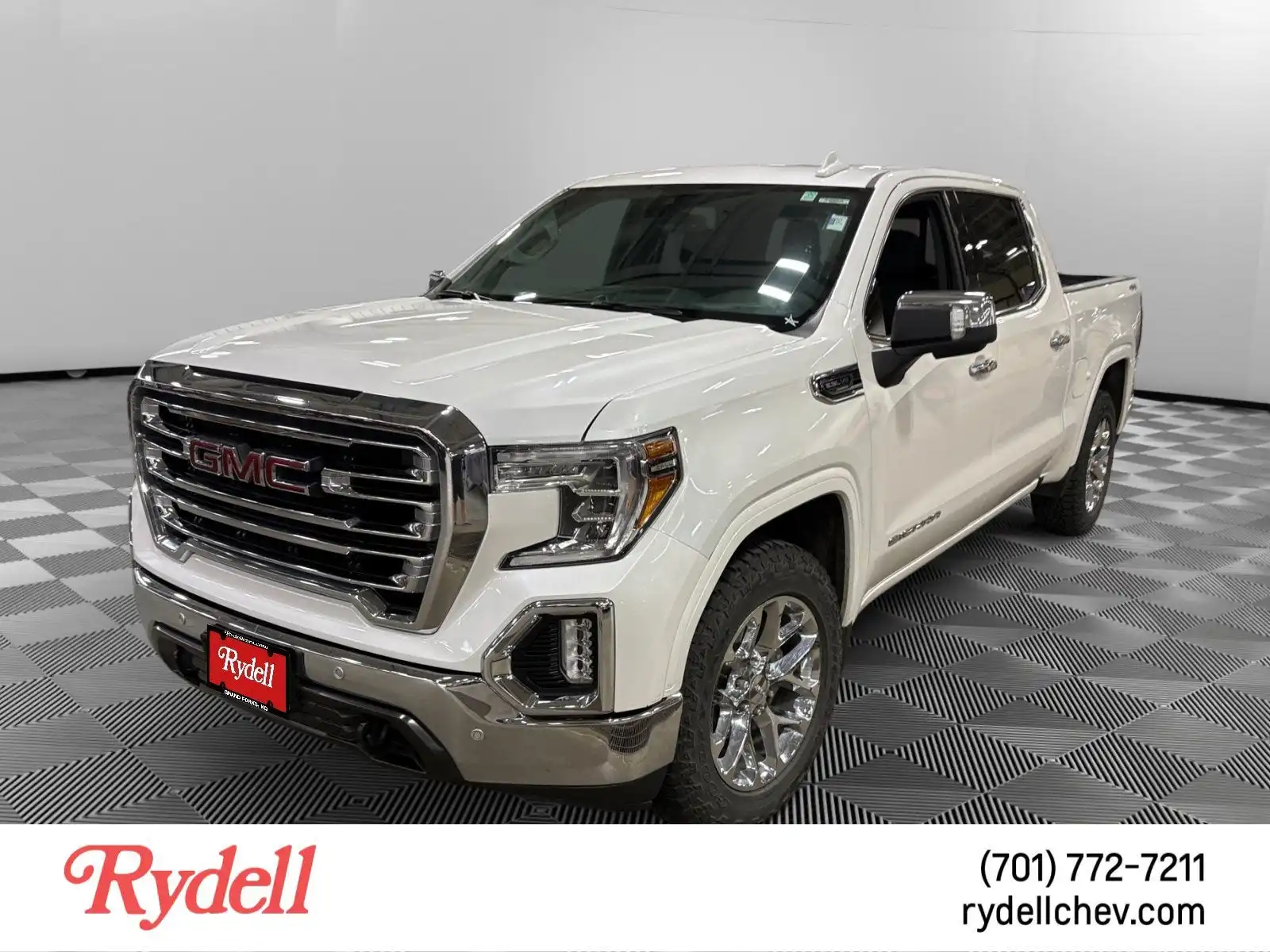 2019 GMC Sierra 4WD Crew Cab Short Box SLT's photo