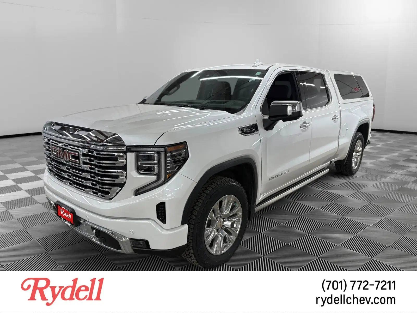 2023 GMC Sierra 4WD Crew Cab Standard Box Denali's photo