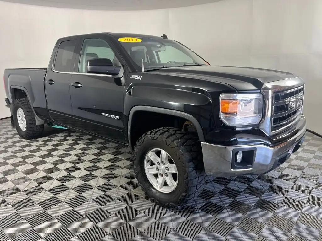 2014 GMC Sierra 4WD Double Cab SLE SWB photo 1