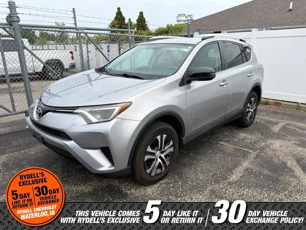 2016 Toyota RAV4 LE's photo
