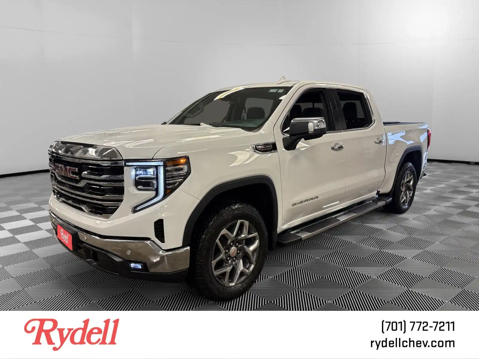 2026 GMC Sierra SLT 4WD Crew Cab Short Box's photo