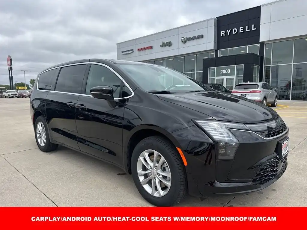 2027 Chrysler Pacifica Select AWD's photo