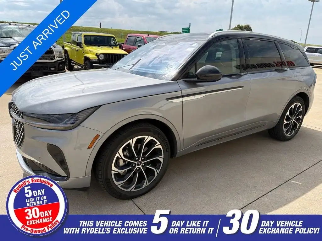 2025 Lincoln Nautilus Reserve AWD's photo