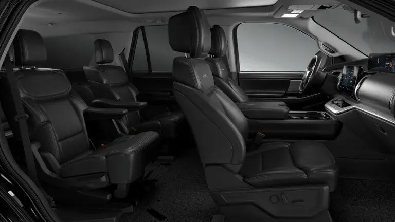 2027 Ford Expedition Platinum 4x2 photo 5