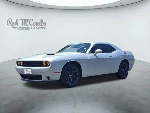 2020 Dodge Challenger SXT Auto's photo