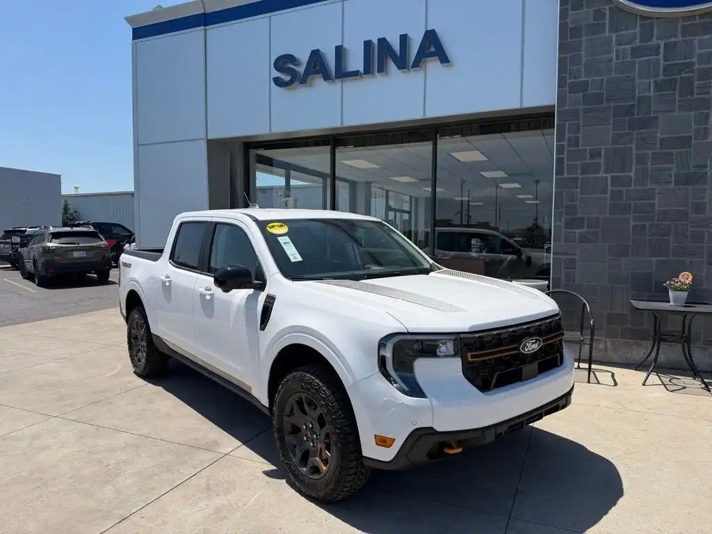 2025 Ford Maverick Tremor 4WD's photo