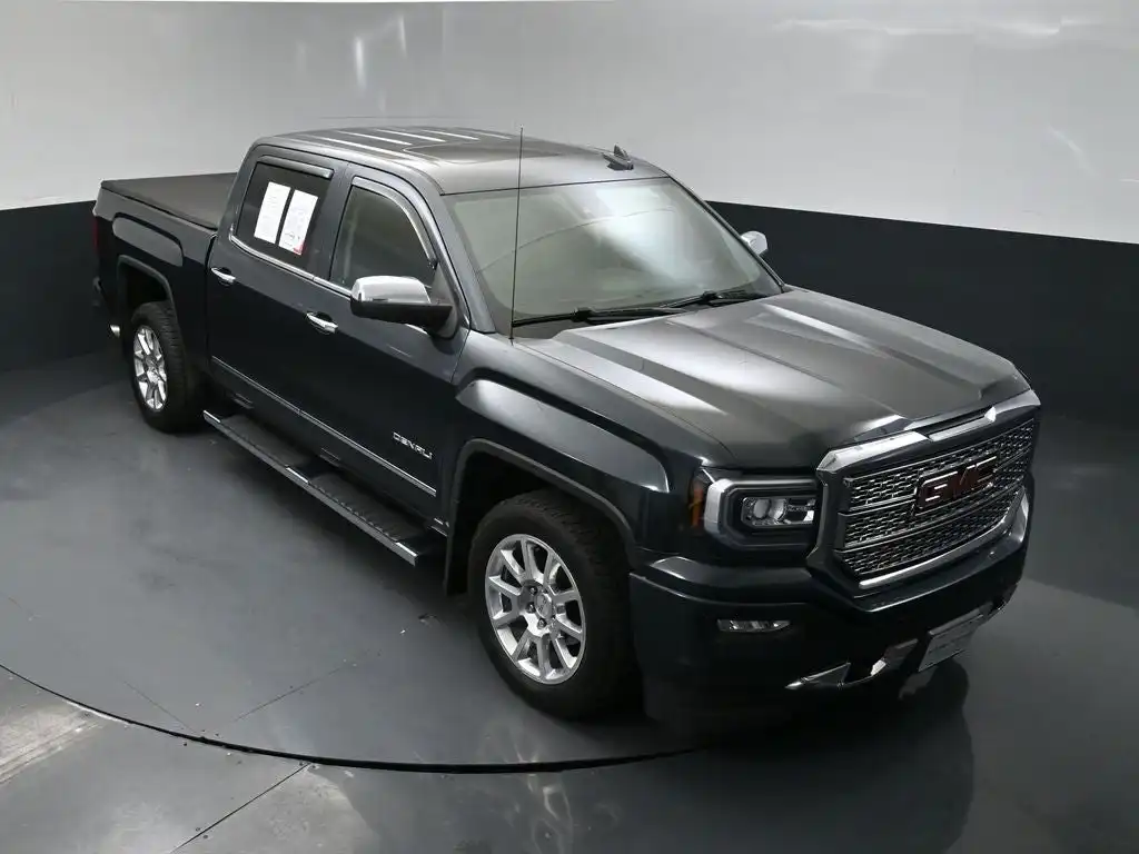 2018 GMC Sierra 4WD Crew Cab Short Box's photo