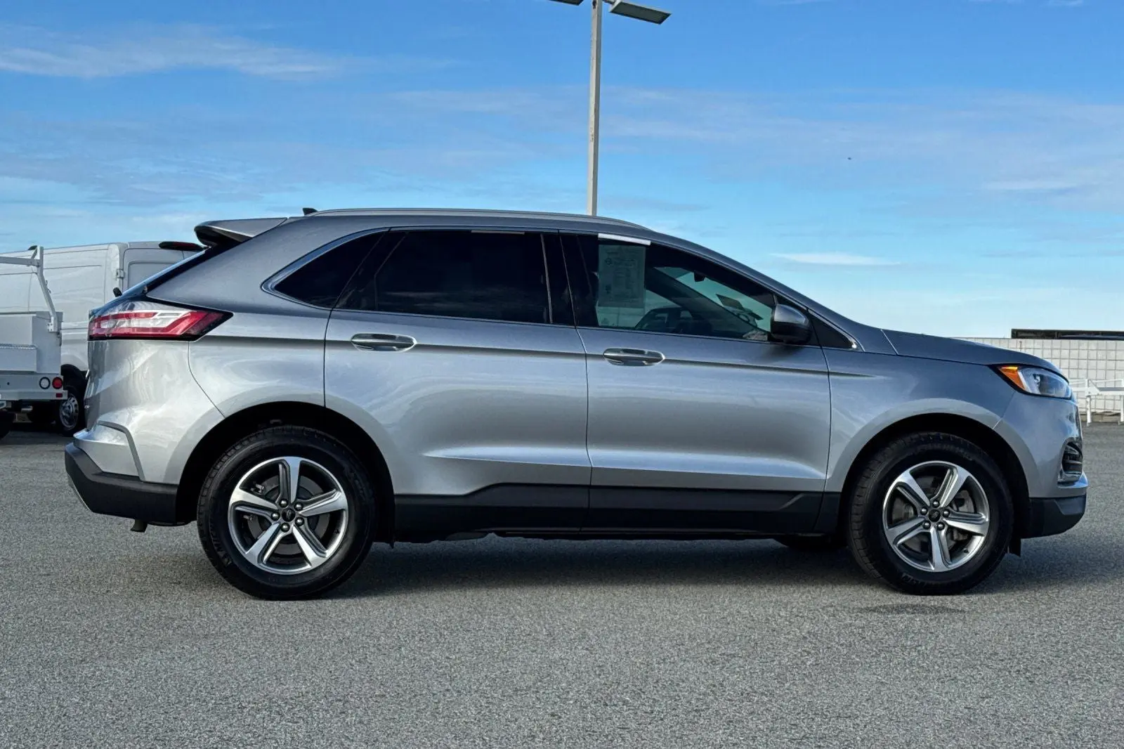 2024 Ford Edge SEL AWD photo 3