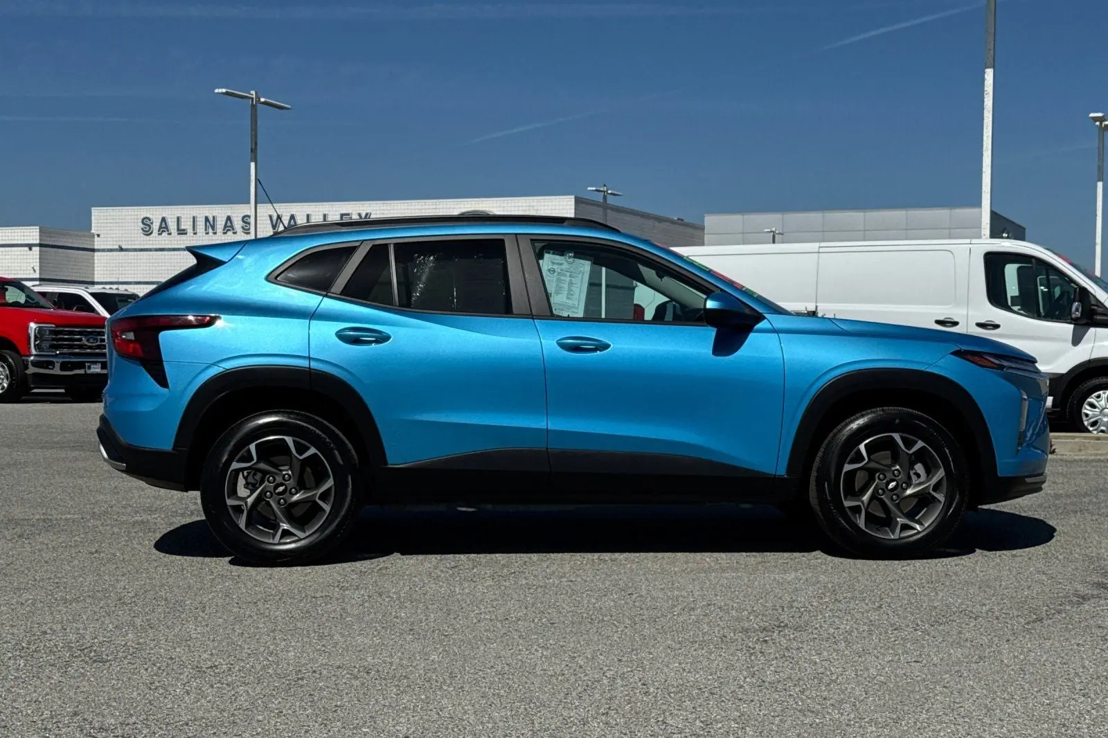 2025 Chevrolet Trax LT photo 3