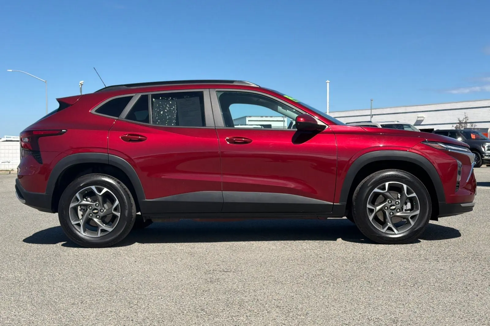 2025 Chevrolet Trax LT photo 3