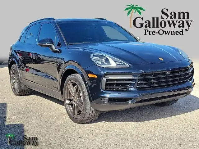 2023 Porsche Cayenne Platinum Edition's photo