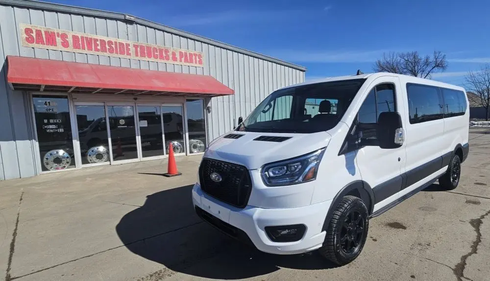 2023 Ford Transit XLT 350 Low Roof Sliding Pass. 148 photo 3
