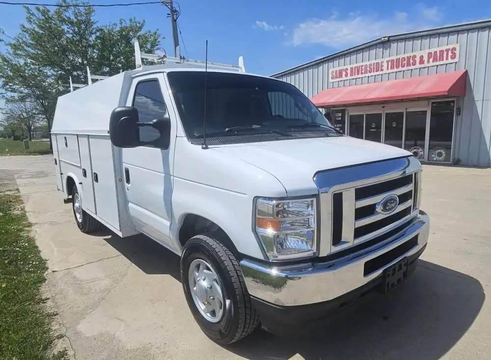 2024 Ford E-Series SRW E-350 Super Duty 138 in WB's photo