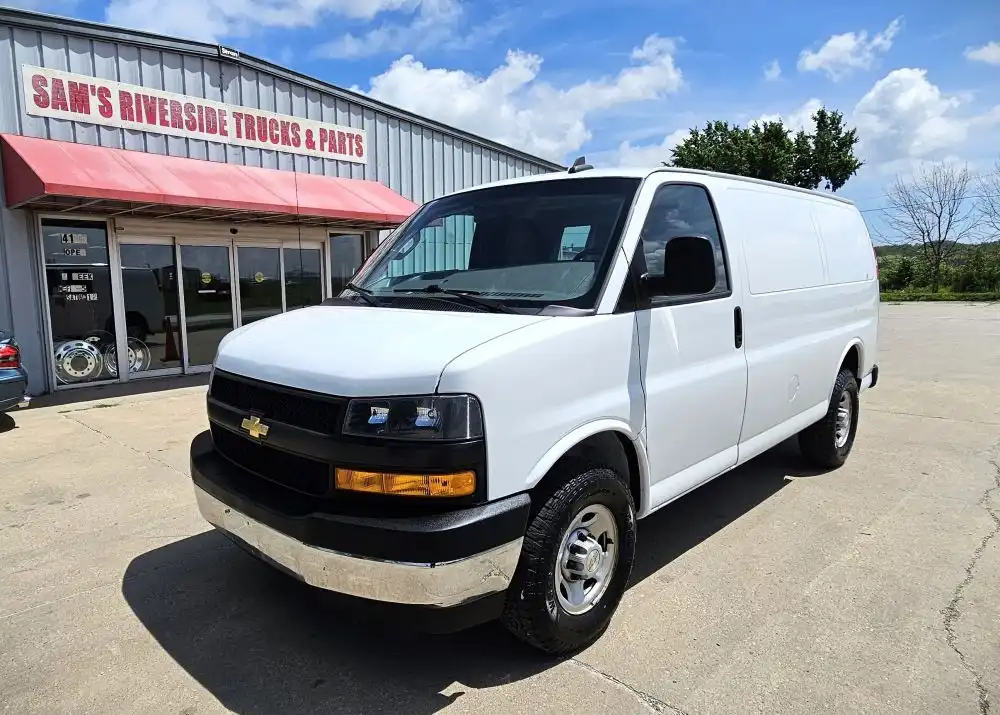2022 Chevrolet Express 2500 Work Van HD's photo