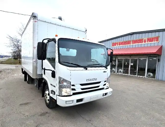 2019 Isuzu NPR-HD's photo