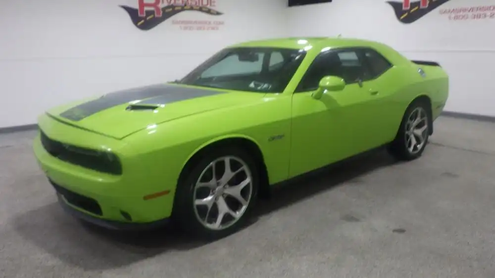 2015 Dodge Challenger R/T Plus's photo