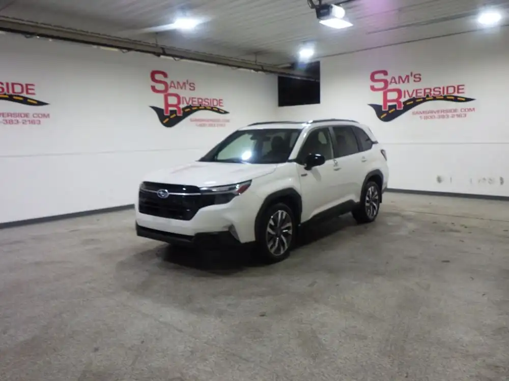 2025 Subaru Forester Touring Hybrid's photo
