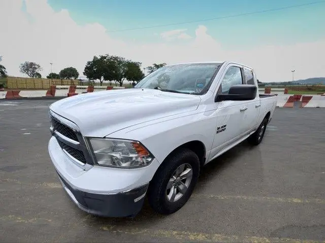 2013 RAM 1500 SLT Quad Cab photo 5