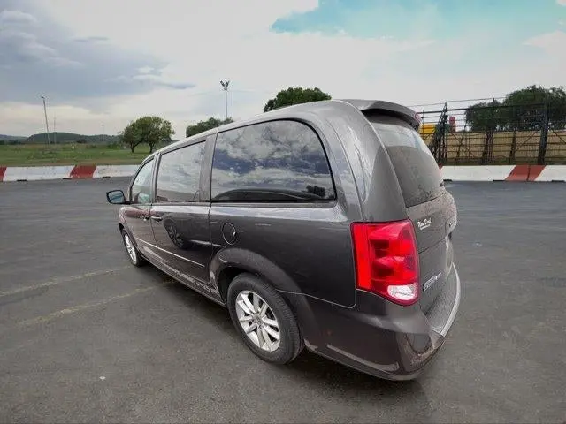 2016 Dodge Grand Caravan SXT photo 4