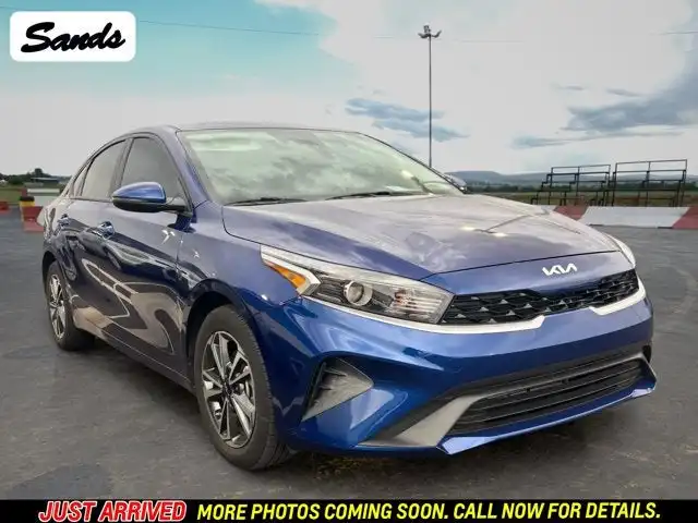 2023 Kia Forte LXS AT's photo