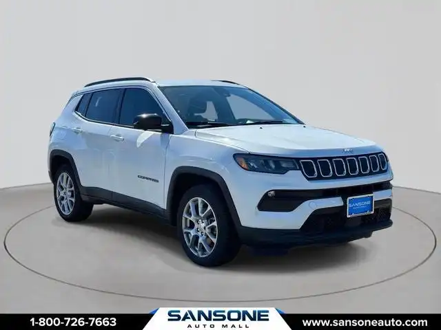 2022 Jeep Compass Latitude Lux 4X4's photo
