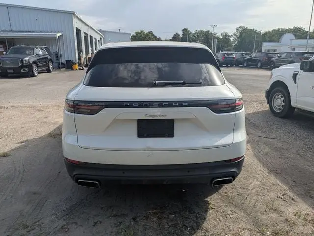 2019 Porsche Cayenne Base photo 3