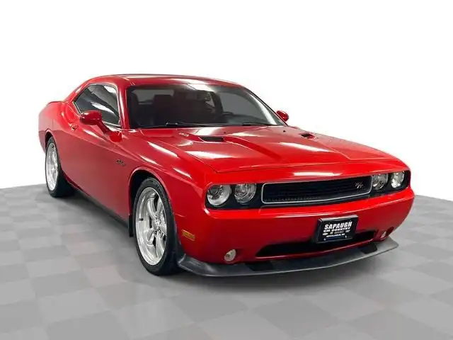 2014 Dodge Challenger R/T's photo