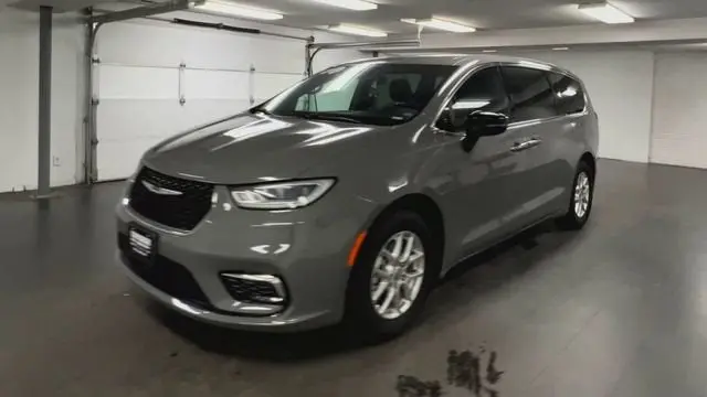 2025 Chrysler Pacifica Select photo 4