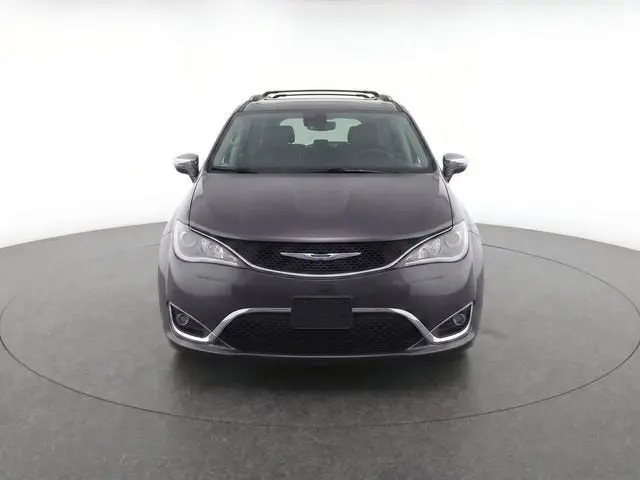 2017 Chrysler Pacifica Limited photo 5
