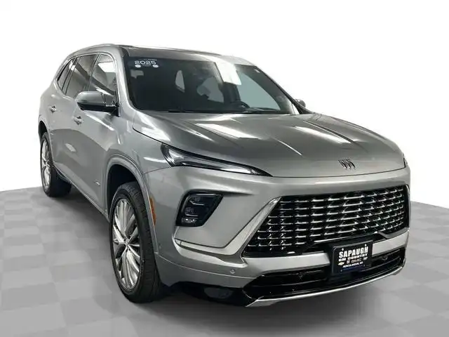 2025 Buick Enclave Avenir's photo