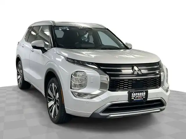 2025 Mitsubishi Outlander SEL S-AWC's photo
