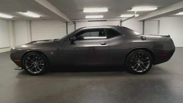 2023 Dodge Challenger R/T Scat Pack photo 5