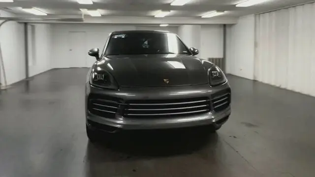 2020 Porsche Cayenne Base photo 3
