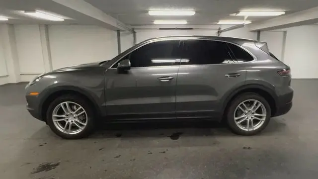 2020 Porsche Cayenne Base photo 5