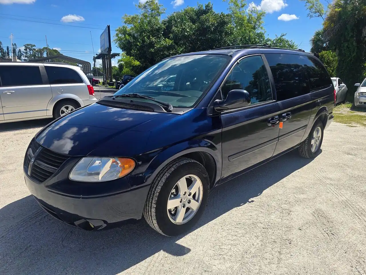2005 Dodge Grand Caravan SXT's photo