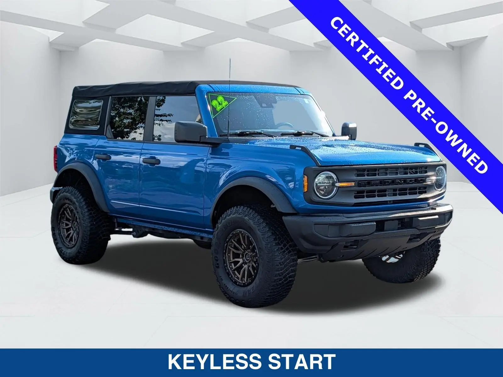 2022 Ford Bronco Base 4x4 photo 3