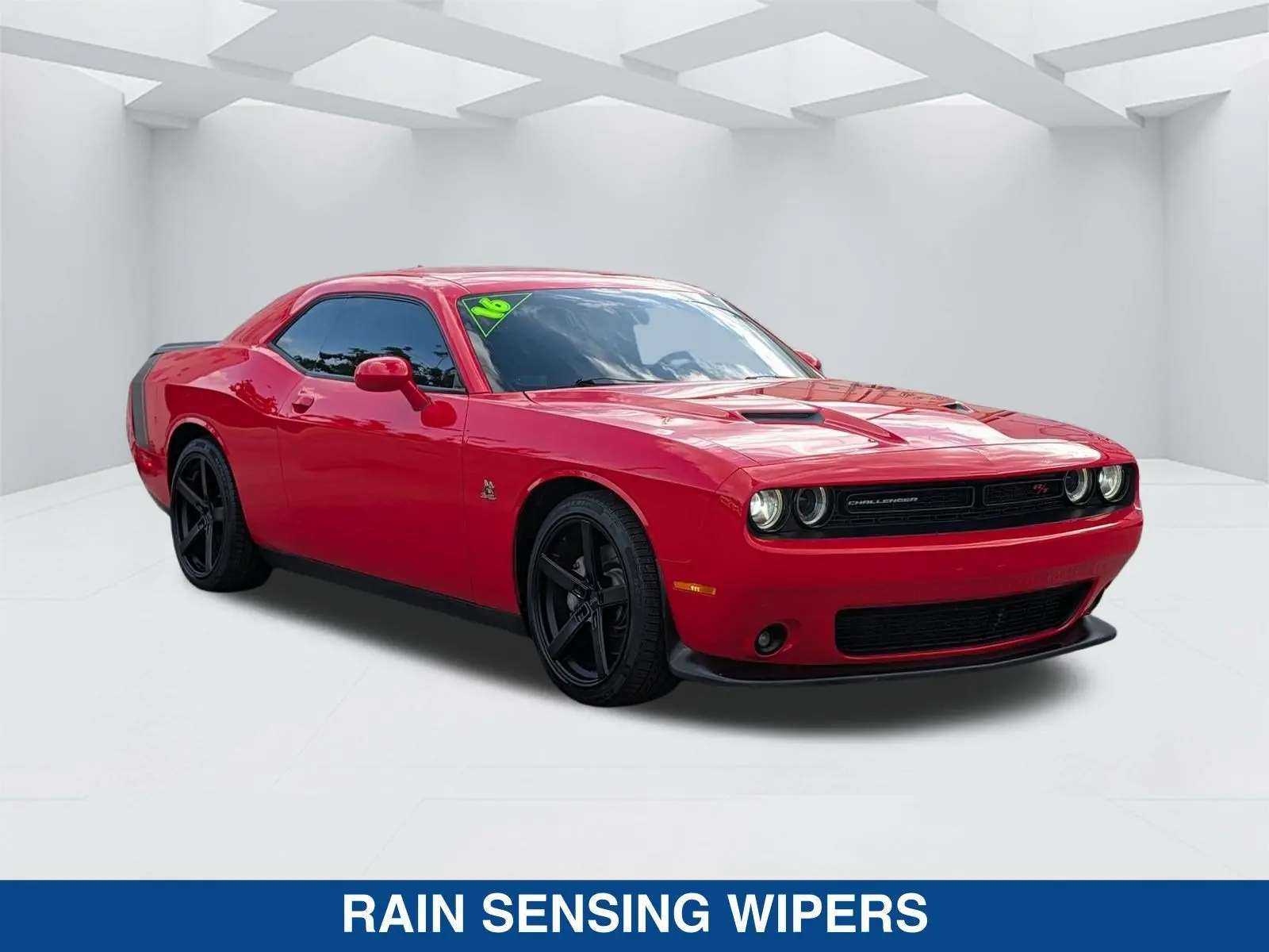 2016 Dodge Challenger Scat Pack photo 3