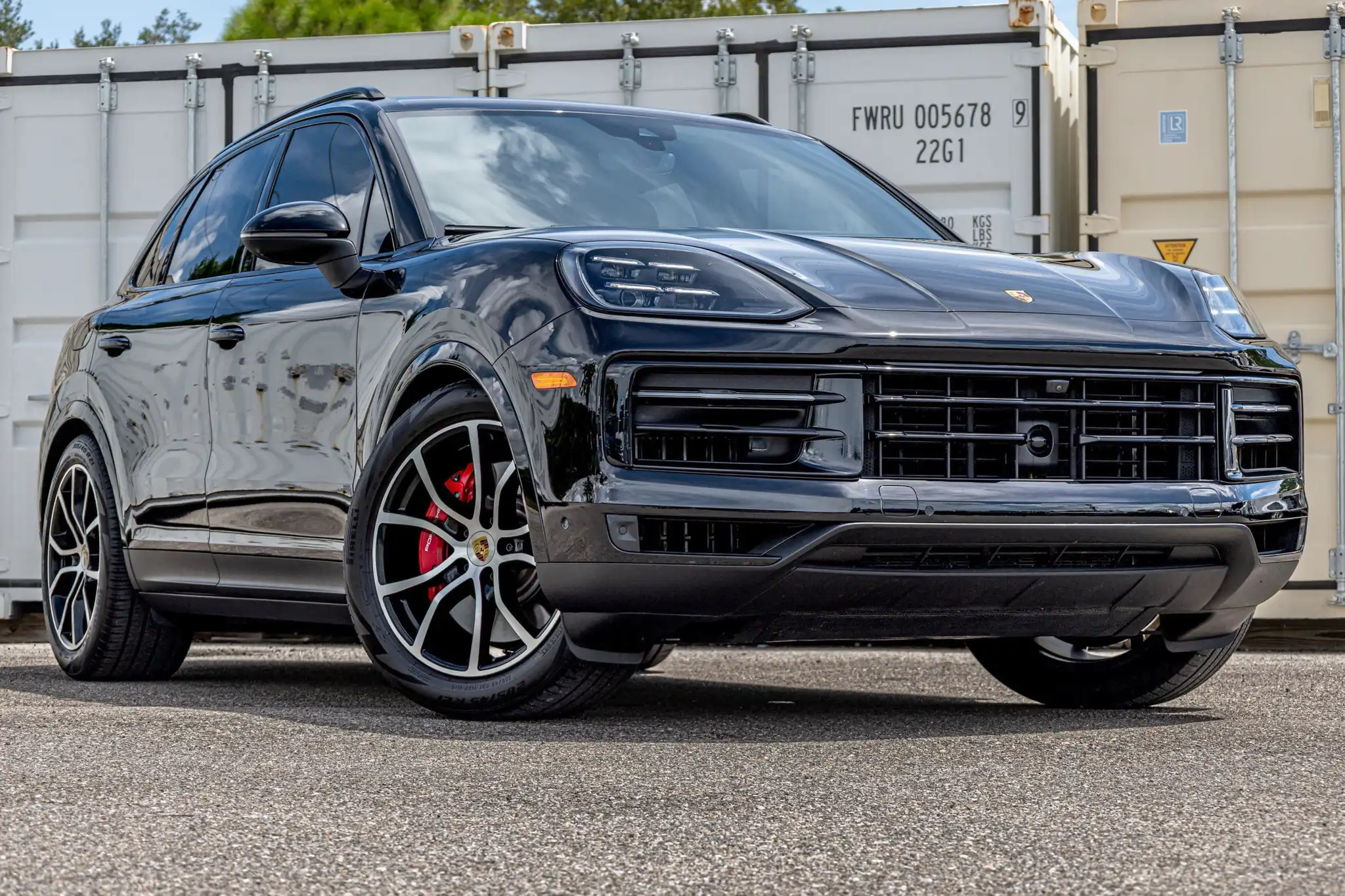 2024 Porsche Cayenne S's photo