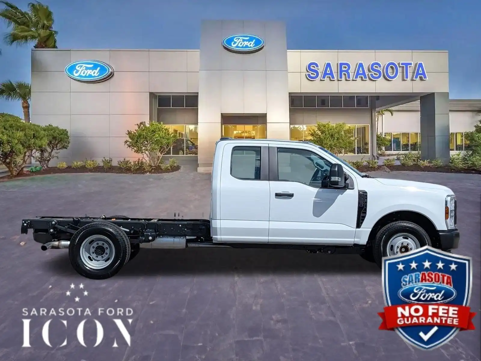 2027 Ford F-350 XL SuperCab DRW 168 in's photo