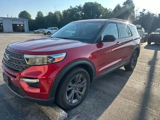 2023 Ford Explorer XLT 4WD's photo