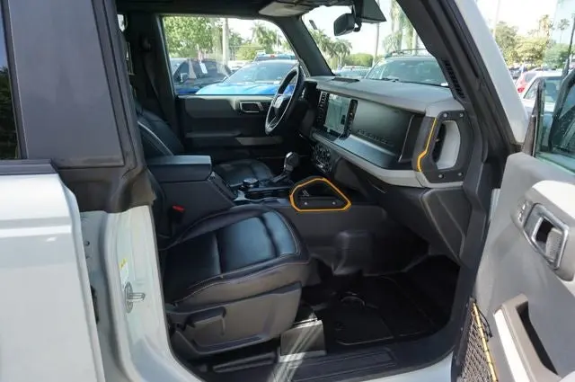 2023 Ford Bronco Badlands 4x4 photo 3