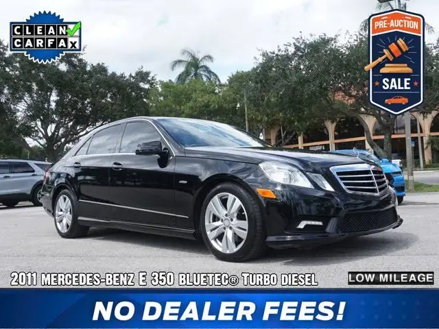 2011 Mercedes-Benz E-Class E350 BlueTEC photo 1